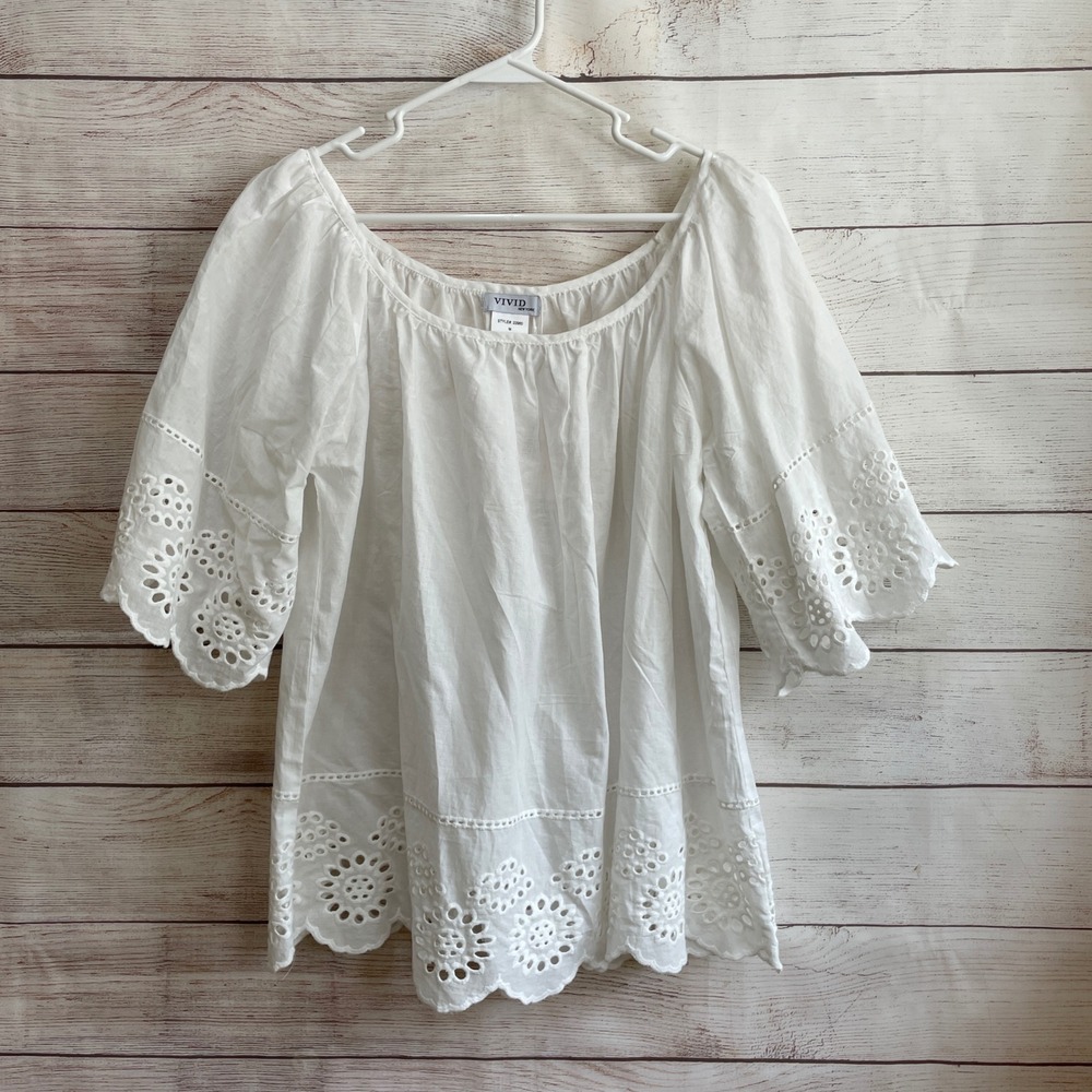 NEW WITH TAGS VIVID NY WHITE EYELET PEASANT‎ TOP